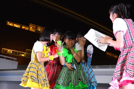 オリコンデイリー11の発表に感極まるときめき▽宣伝部。