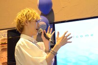 1stシングル「30th CENTURY BOY」の発売記念イベントを実施したこんどうようぢ。