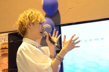 1stシングル「30th CENTURY BOY」の発売記念イベントを実施したこんどうようぢ。