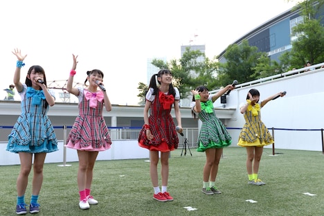 「ときめき▽宣伝部 ～1st SEASON～ 土っキュン▽!!土っキュン▽!!ツアー」の様子。