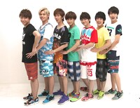 映画「サイドライン」の会見を行った超特急。