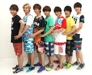 映画「サイドライン」の会見を行った超特急。