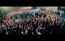 [Alexandros] 「Dog 3」ミュージックビデオのワンシーン。