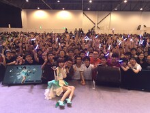 「Chara Expo 2015」での綾野ましろ（写真提供：アリオラジャパン）。