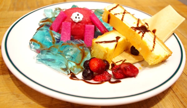 電脳ゼリーのサイボーグ食（チーズケーキ）＆ロジコマアイスのせ