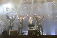 PERSONZ「ROAD TO BUDOKAN FINAL DREAMERS ONLY SPECIAL 2014-2015」の様子。