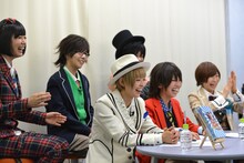 妄想トークで盛り上がるでんぱ組.inc。