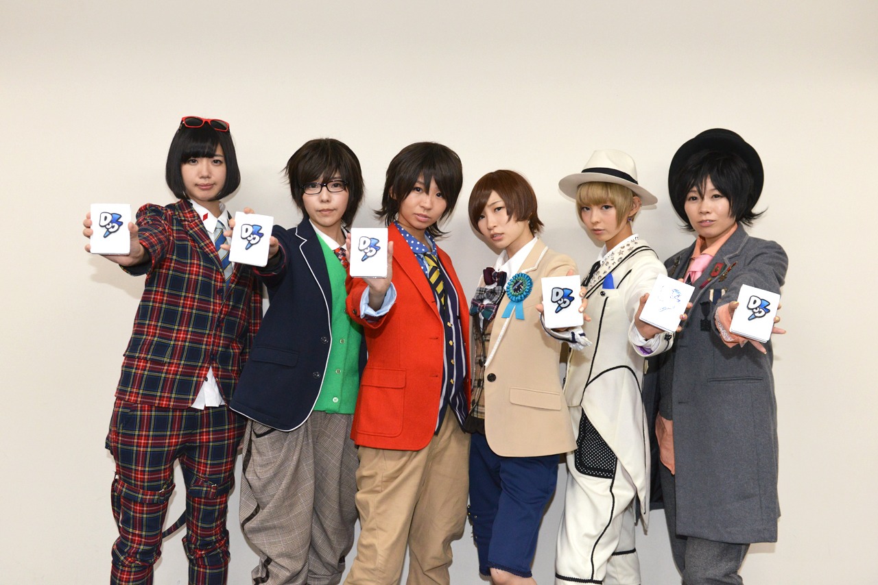 でんぱオシャレ探偵局“D・O・D”のポーズを決めるでんぱ組.inc。