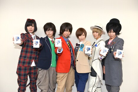 “美少年オシャレ探偵”に扮したでんぱ組.inc。