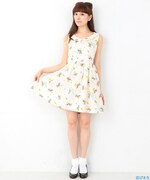 「魔法の天使 クリィミーマミ×mmts」“クリィミーマミタス”総柄ワンピース見本 (c)ぴえろ