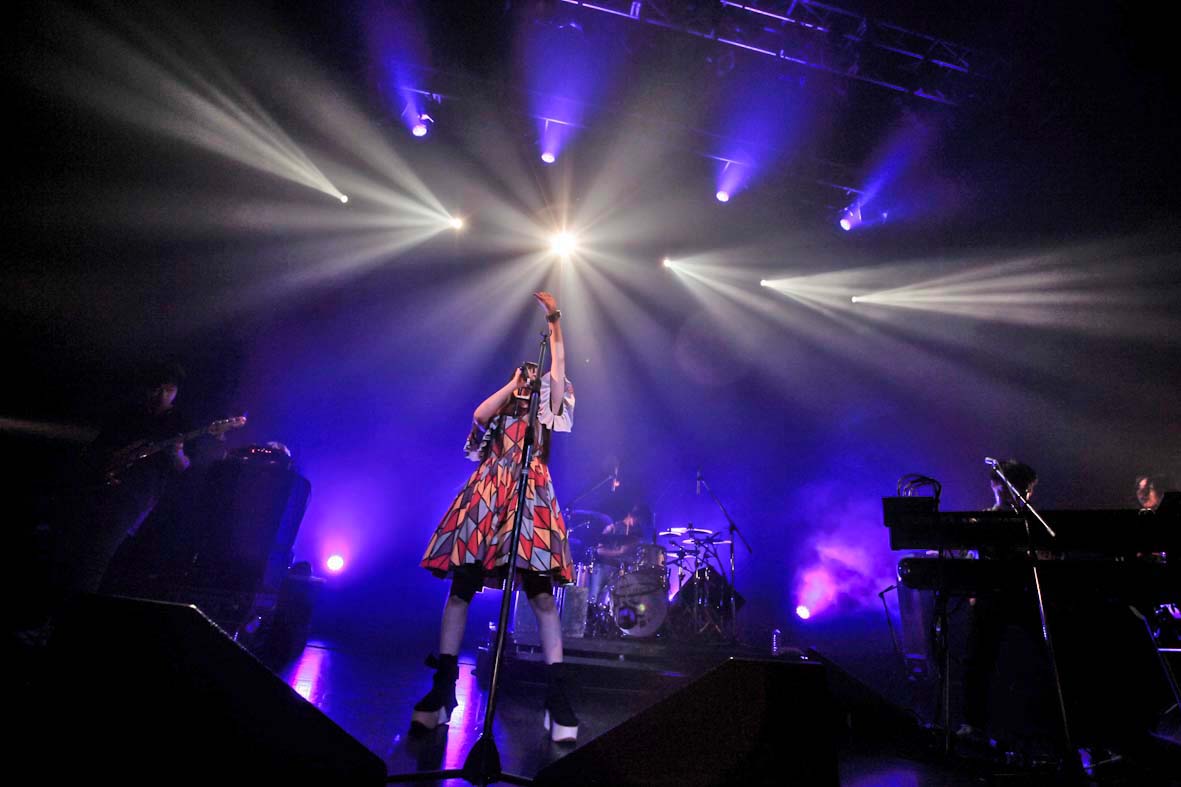 パスピエ「印象D」初日にレキシとコラボできらきらセッション