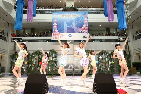 i☆Ris「『ドリームパレード』発売記念イベント」の様子（写真提供：エイベックス・ピクチャーズ）。