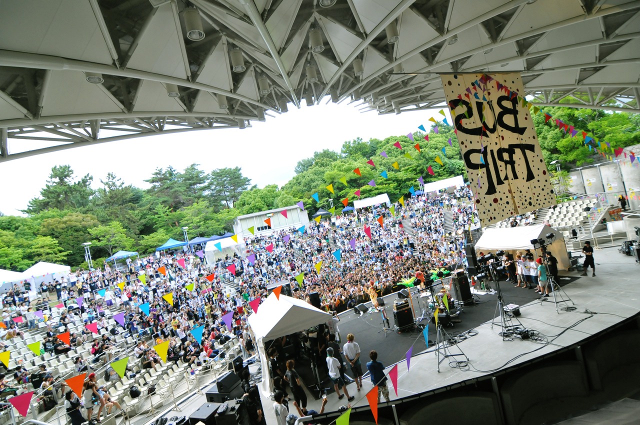 SUNSET BUS（Photo by rockey）