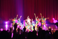 三森すずこ「Fun! Fun! Fantasic Funfair!」の様子。（写真提供：ポニーキャニオン）