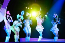 ももいろクローバーZ「女祭り2014 ～Ristorante da MCZ～」の様子。