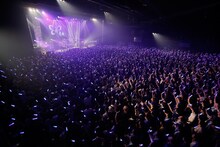 藍井エイル「Eir Aoi LIVE TOUR 2015 -BEYOND THE LAPIS-」の様子。（Photo by Shinsuke Irihi）