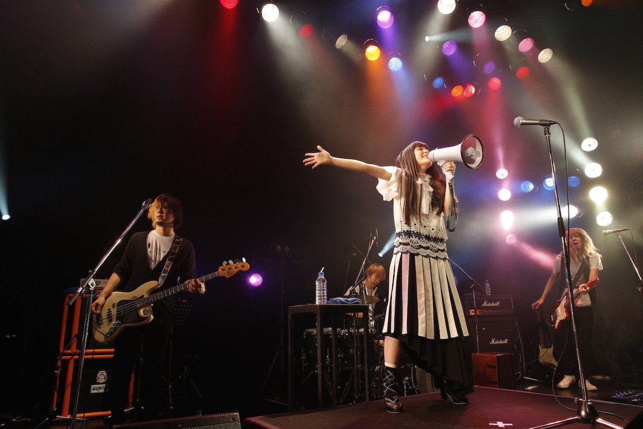 こえだ初ライブで堂々パフォーマンス、東名阪ツアーも発表