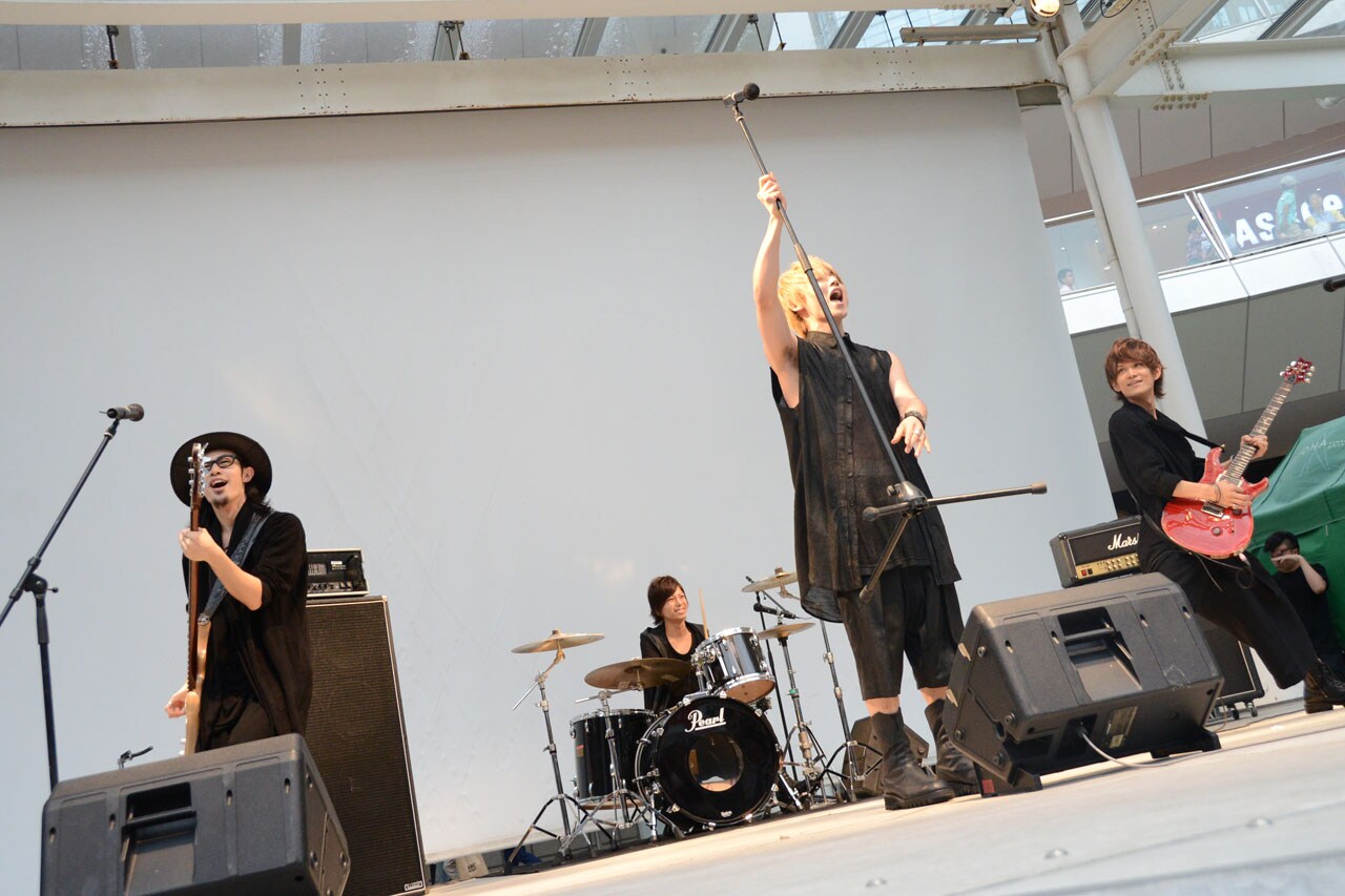 Thinking Dogs、ラゾーナでデビューシングル曲すべて披露