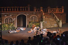 「私立恵比寿中学 飛び出せ全十ホールツアー2015～わっくわくはるバルーンGOGO～」追加公演の様子。