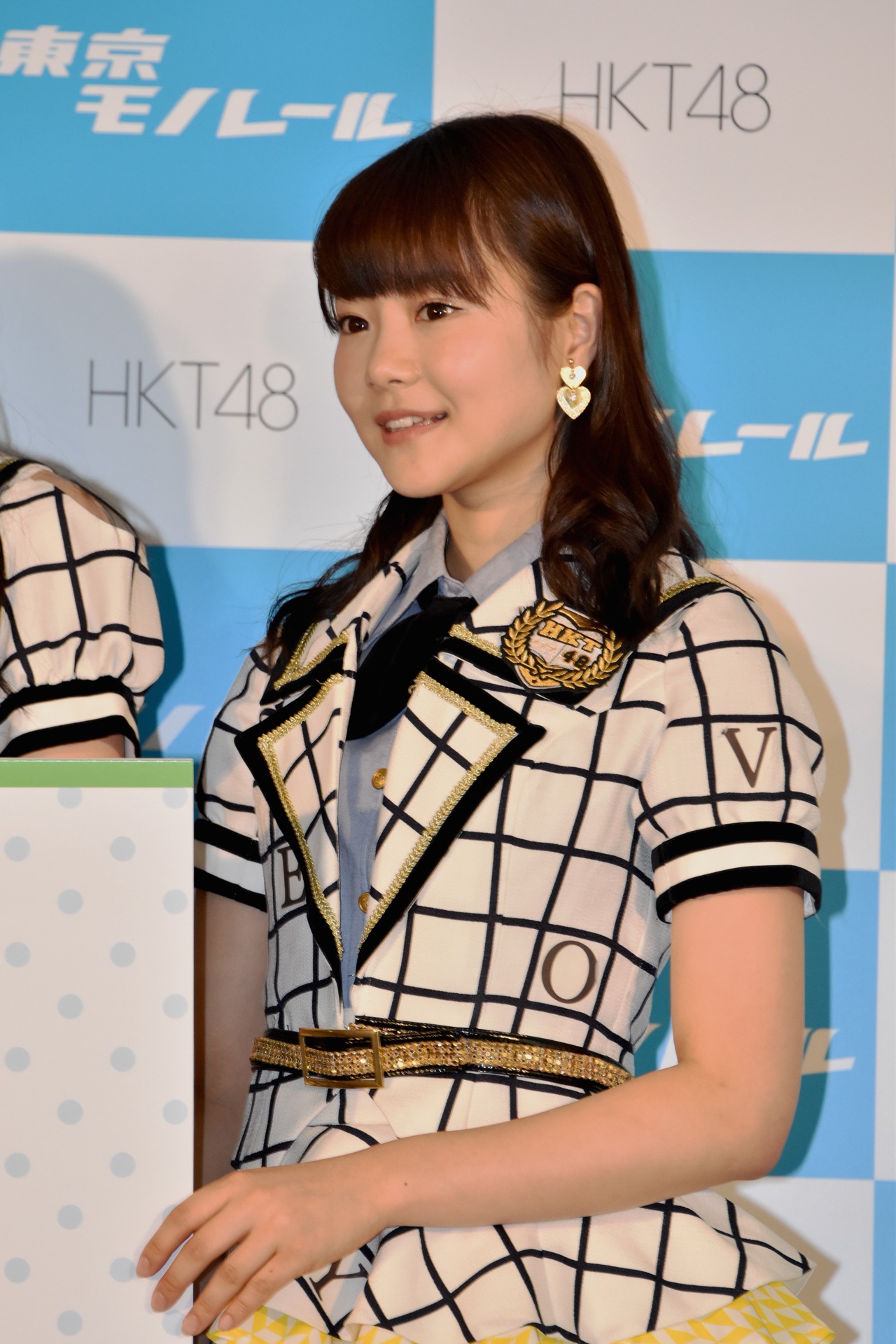 穴井千尋