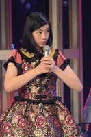 カメラリハーサルに臨む小林歌穂。