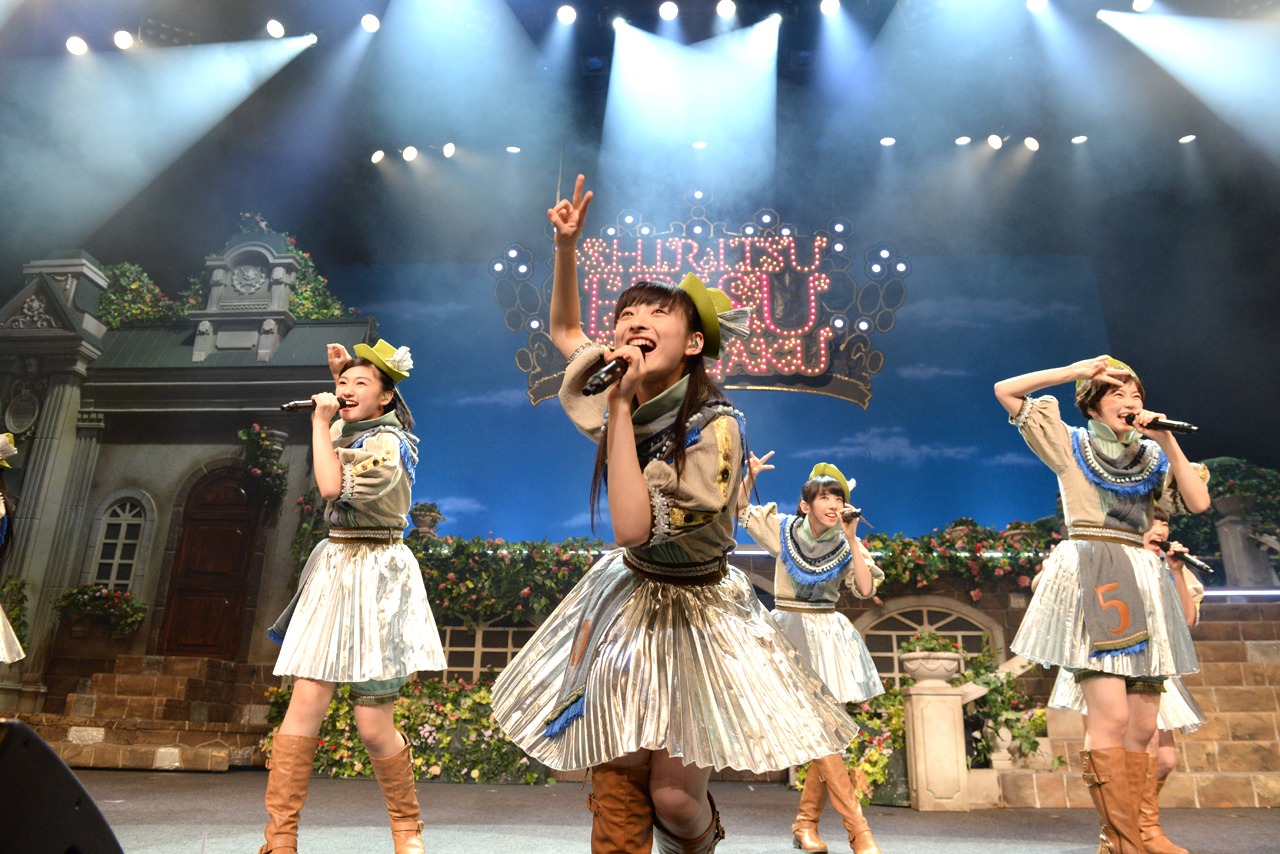 「私立恵比寿中学 飛び出せ全十ホールツアー2015～わっくわくはるバルーンGOGO～」追加公演の様子。