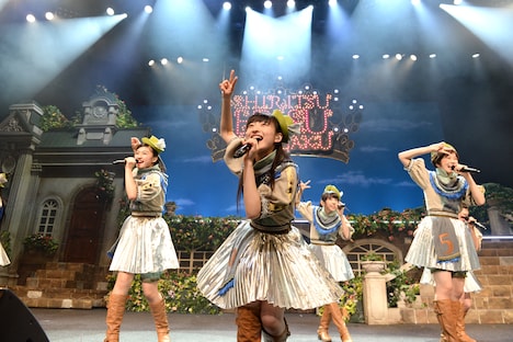 「私立恵比寿中学 飛び出せ全十ホールツアー2015~わっくわくはるバルーンGOGO~」追加公演の様子。