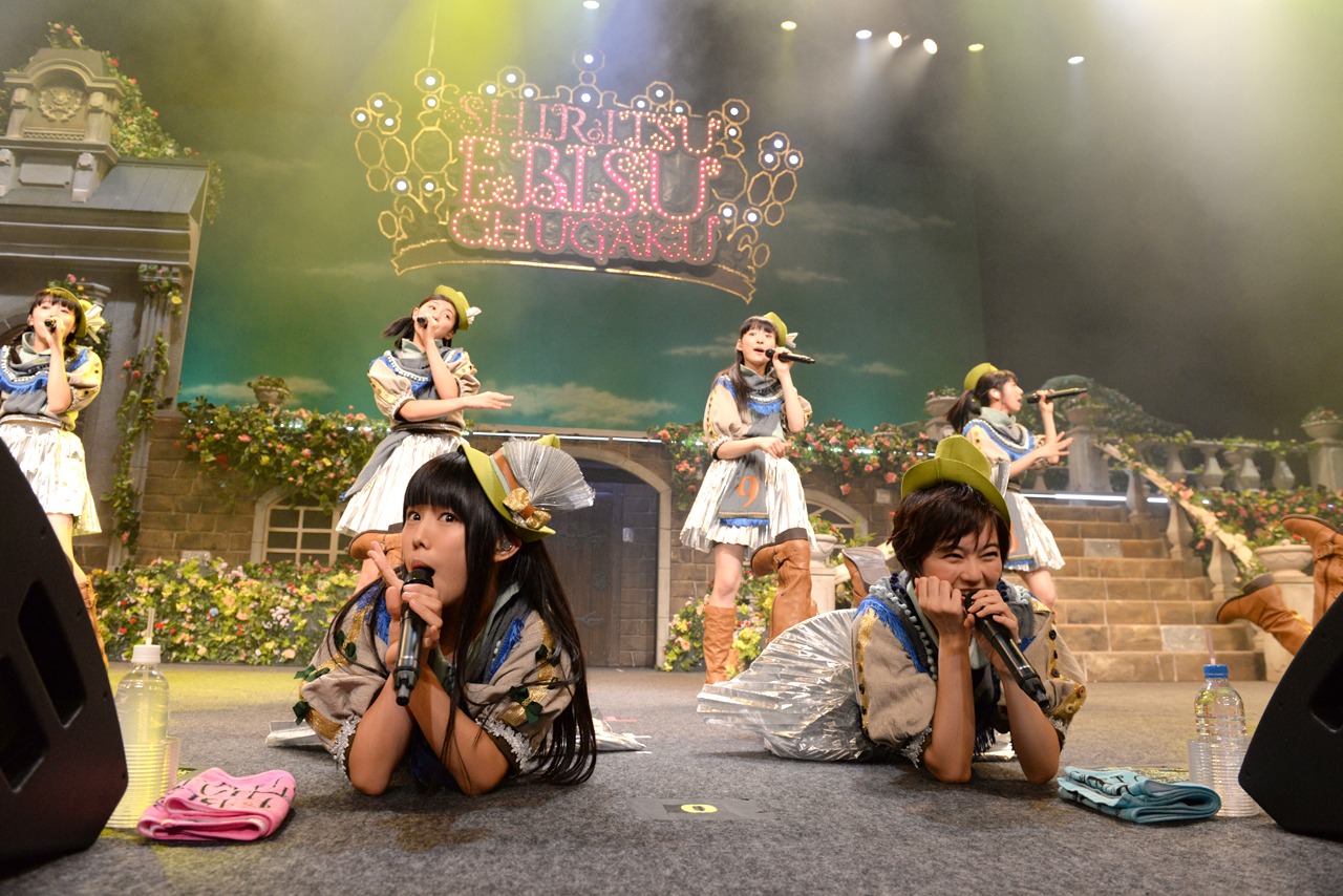 「私立恵比寿中学 飛び出せ全十ホールツアー2015～わっくわくはるバルーンGOGO～」追加公演の様子。