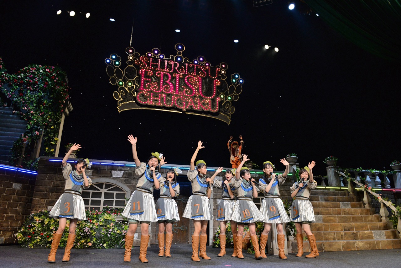 「私立恵比寿中学 飛び出せ全十ホールツアー2015～わっくわくはるバルーンGOGO～」追加公演の様子。