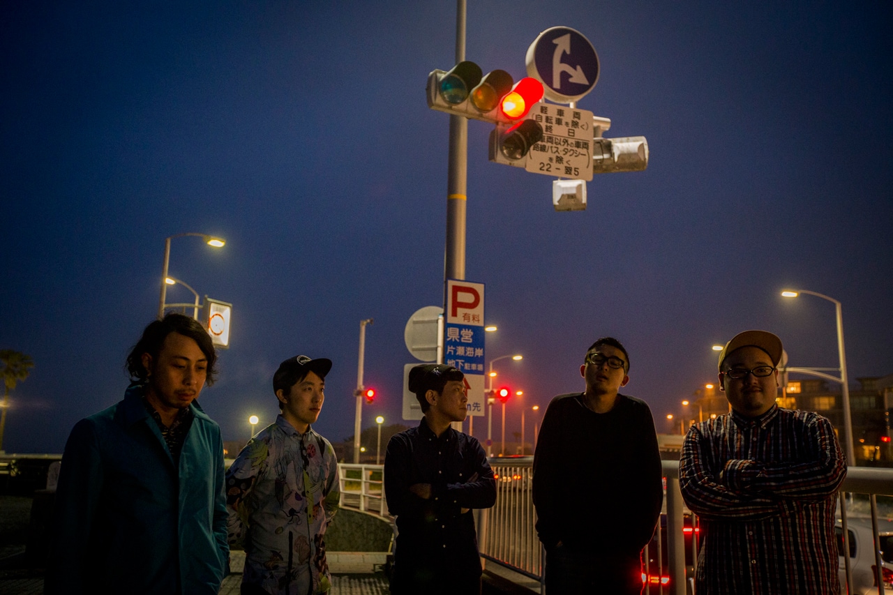 Emerald。左端がナカノヨウスケ（Vo）。