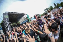 「FREEDOM NAGOYA 2015」でのヒステリックパニックのライブの様子。（Photo by Kaochi）