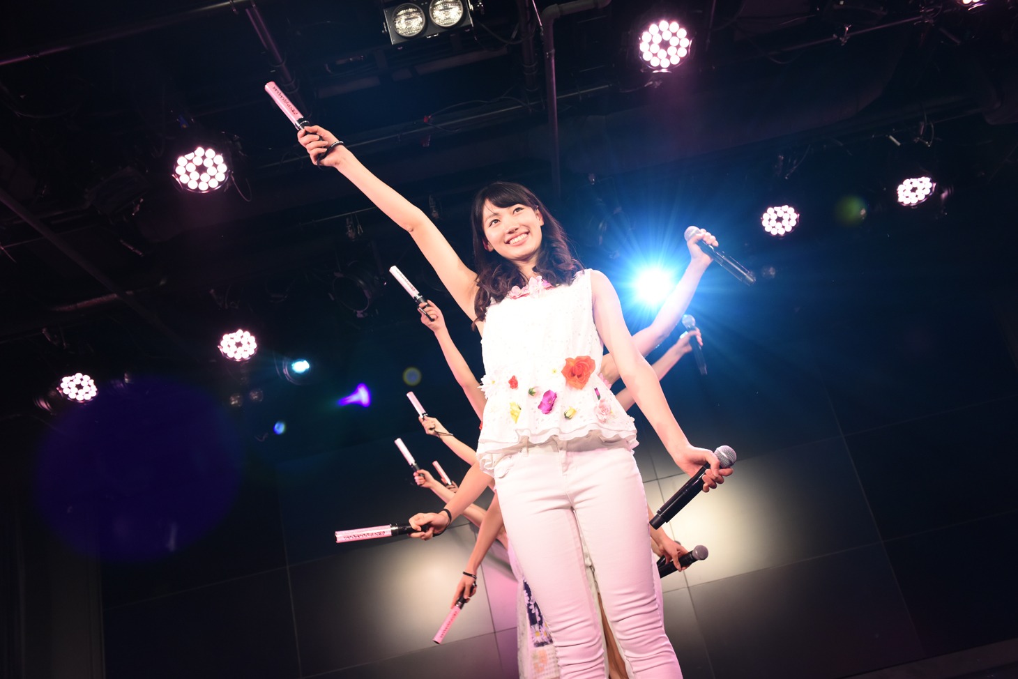 アップアップガールズ（仮）による定期公演第2部の様子。