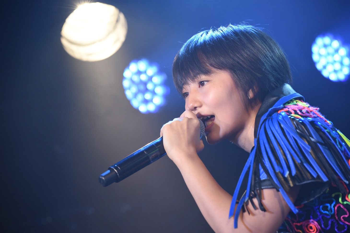 新井愛瞳