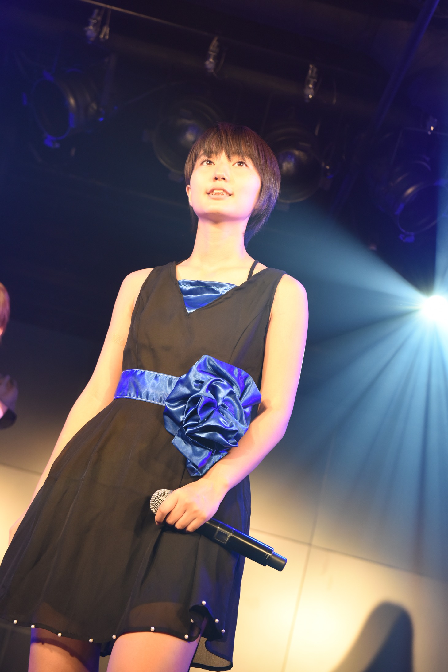 新井愛瞳