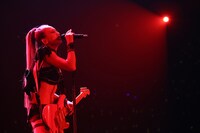 倖田來未「Koda Kumi 15th Anniversary Live Tour 2015 ～WALK OF MY LIFE～ supported by Mercedes-Benz」埼玉・さいたまスーパーアリーナ公演の様子。（写真提供：エイベックス・ミュージック・クリエイティヴ）