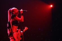 倖田來未「Koda Kumi 15th Anniversary Live Tour 2015 ～WALK OF MY LIFE～ supported by Mercedes-Benz」埼玉・さいたまスーパーアリーナ公演の様子。（写真提供：エイベックス・ミュージック・クリエイティヴ）