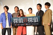 左からDEAN FUJIOKA、井浦新、北川景子、川口春奈、三浦貴大、ユースケ・サンタマリア。