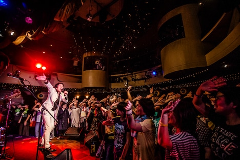 SCOOBIE DO（撮影：青木カズロー）