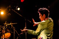 HERE（撮影：青木カズロー）