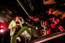 HERE（撮影：青木カズロー）