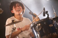 カツヒロ（Dr, Cho / Radical Radio）（Photo by kohei suzuki）