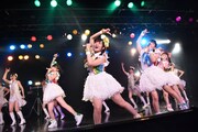 乙女新党、東京パフォーマンスドールによるコラボライブの様子。