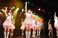 乙女新党、東京パフォーマンスドールによるコラボライブの様子。