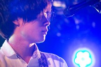 渡辺諒（G, Vo / アンテナ） （撮影：山野浩司）