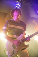 吉田健二（G / ウソツキ）（撮影：山野浩司）