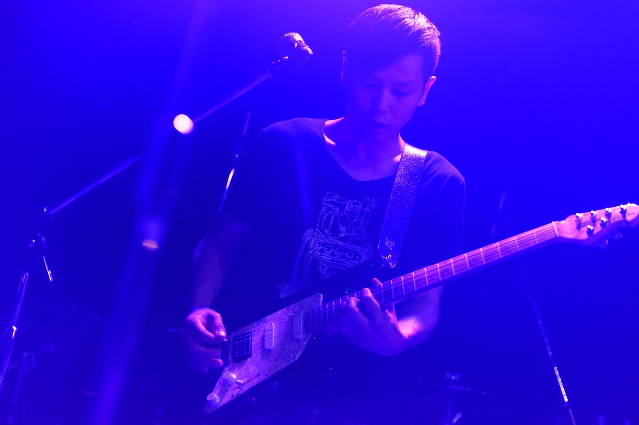 6月9日に石川・vanvan V4にて行われたThe Flickersのライブの様子。（Photo by MASANORI FUJIKAWA）