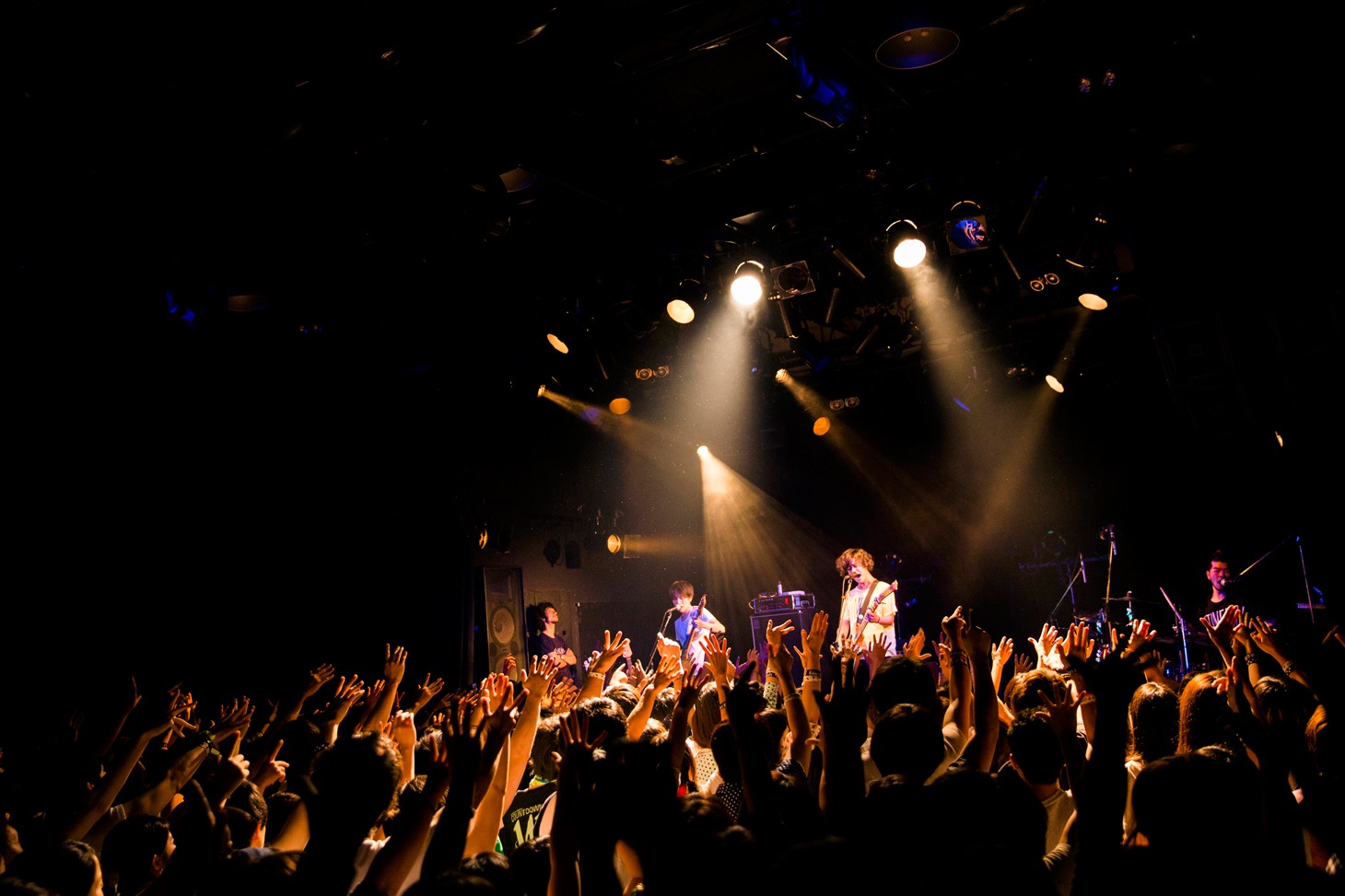 Kidori Kidori「Kidori Kidoriと雨やどりワンマンツアー」UNIT公演の様子。（撮影：山川哲矢）
