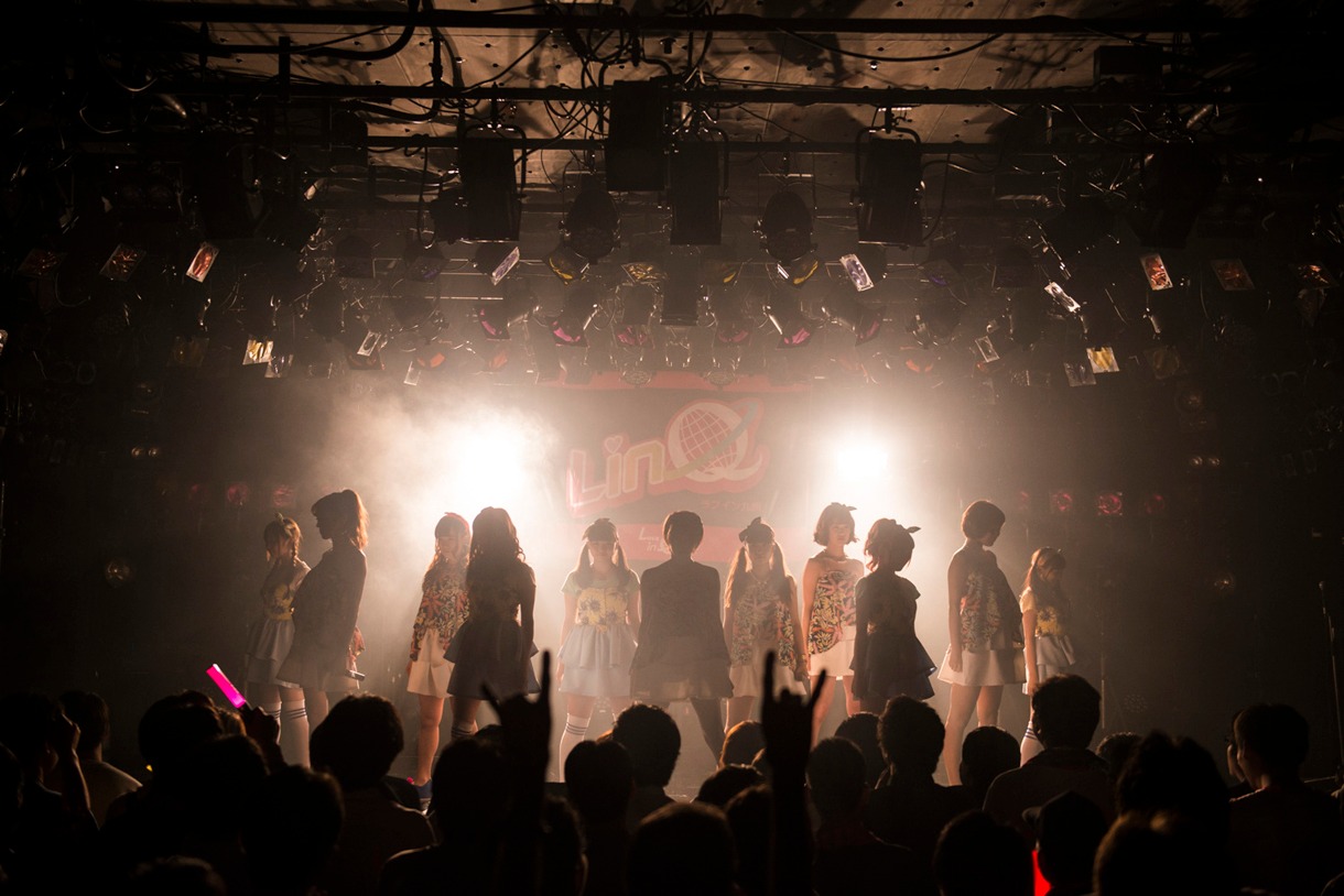 「LinQ LIVEHOUSE CIRQUIT2015 SPECIAL『まだまだ終わらんLinQの「わ」大作戦!!』」大阪公演の様子。 （写真提供：ジョブネット）