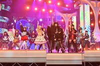 今週の人気画像8位は日本テレビ系「THE MUSIC DAY 音楽は太陽だ。」での「ハロウィン・ナイト」初披露の様子。 (c)AKS