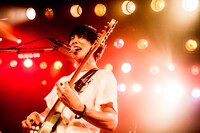 牧達弥（Vo, G）（撮影：浜野カズシ）